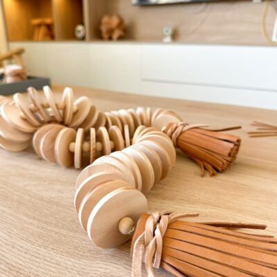 Collar de mesa en madera