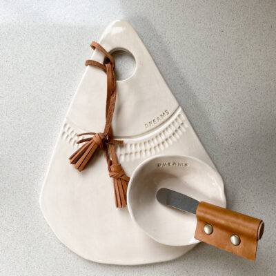 Tabla gota con dip y cuchillo untador
