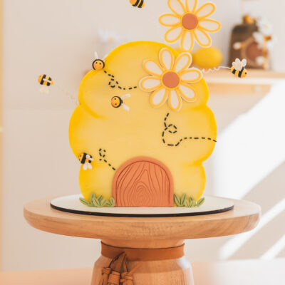 Pie de Torta de Madera con Flecos — 35 cm