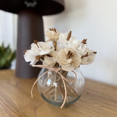 Florero globo con flores petit