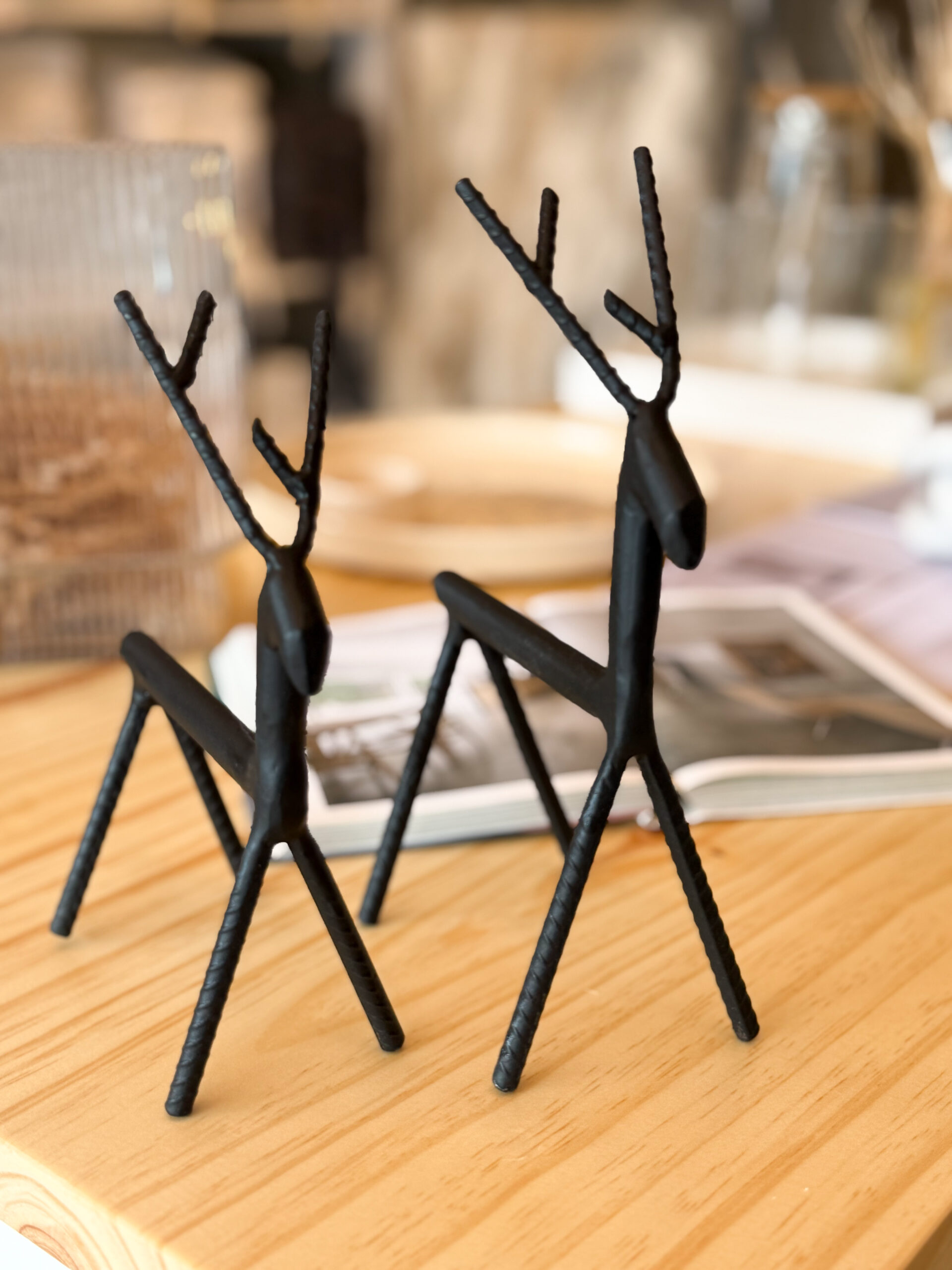 Renos en hierro para repisa