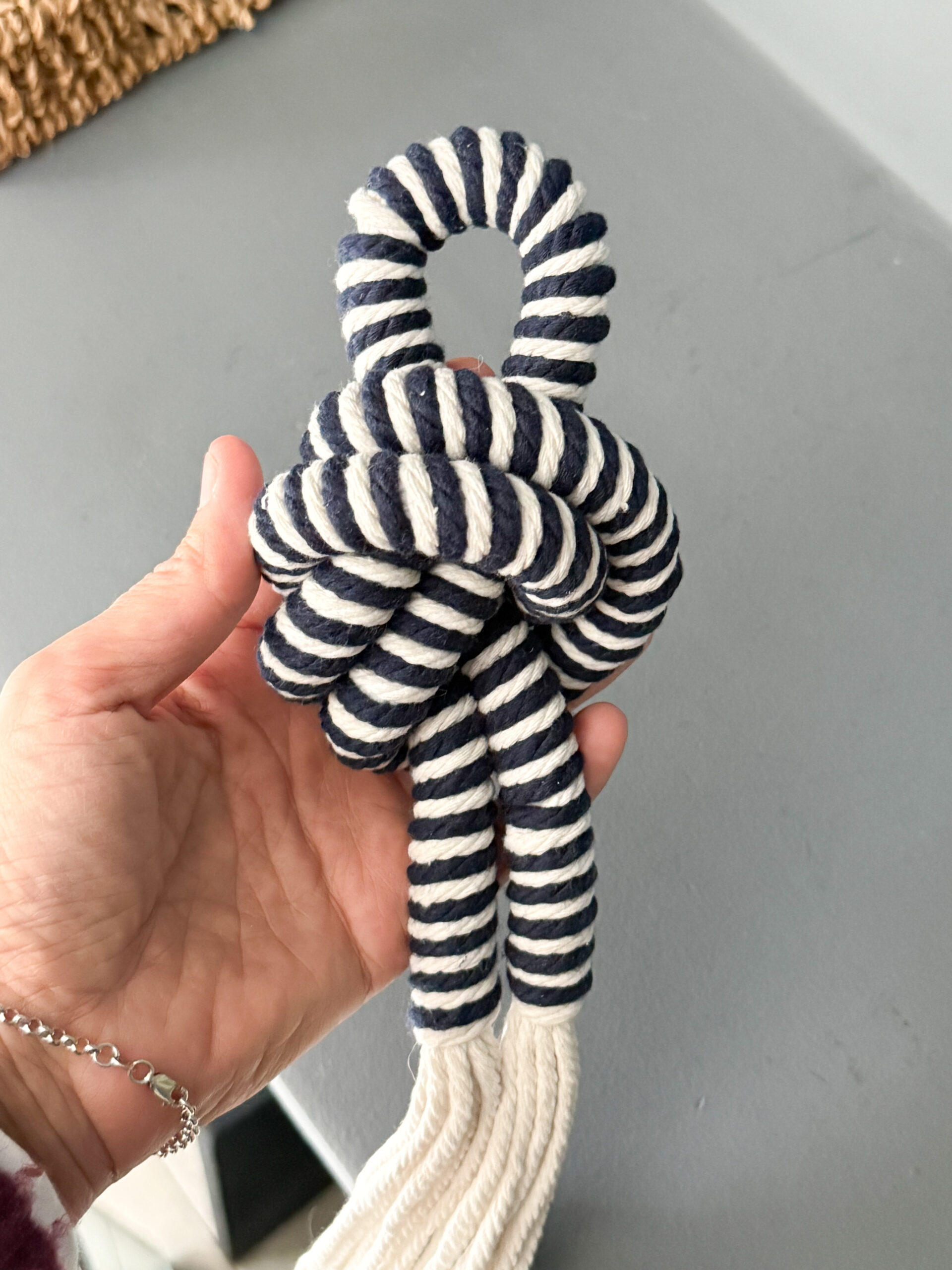 Nudo náutico azul marino y blanco para puerta